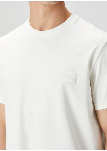 Kırık Beyaz Çiçek Baskılı T-Shirt indirimleri