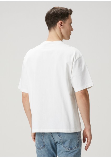 Honor Beyaz Logo Nakışlı T-Shirt fırsatları