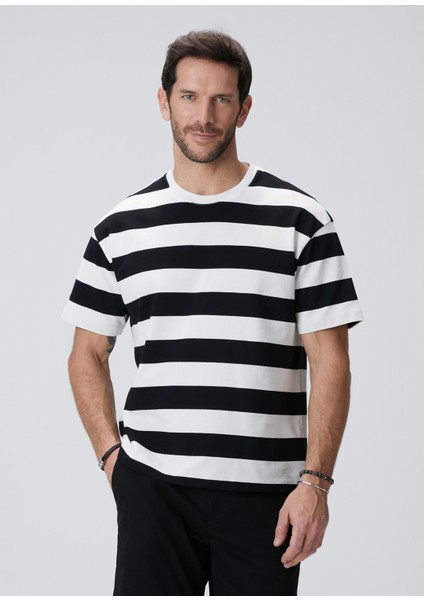 Siyah Beyaz T-Shirt fiyatları