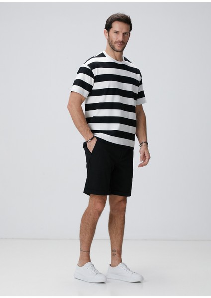Siyah Beyaz T-Shirt modelleri