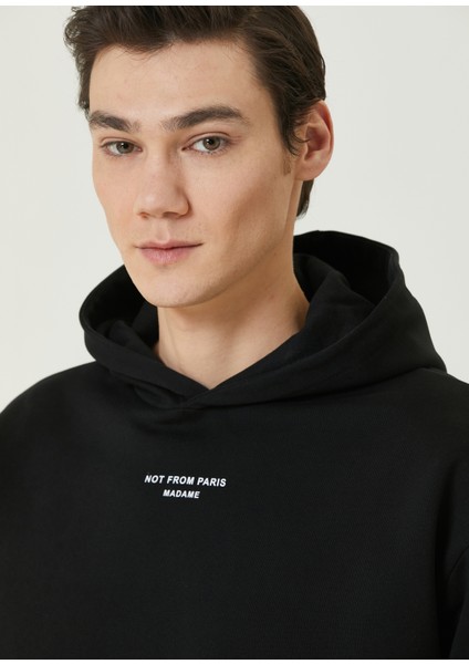 Siyah Kapüşonlu Slogan Baskılı Sweatshirt