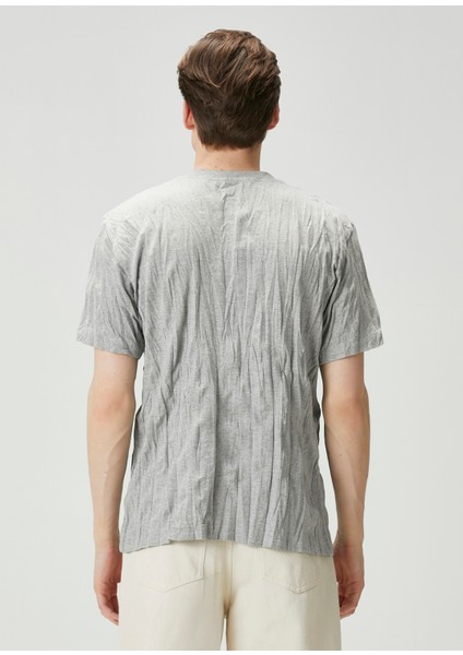 Gri Crinkle Dokulu T-Shirt fırsatları