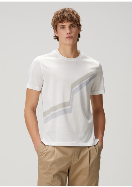 Beyaz Şerit Baskılı T-Shirt