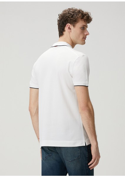 Beyaz Polo Yaka T-Shirt fırsatları