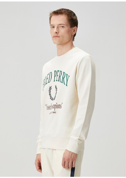 Beyaz Logo Nakışlı Sweatshirt modelleri