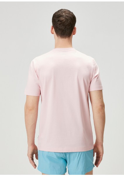 Pembe Logo Detaylı T-Shirt fırsatları