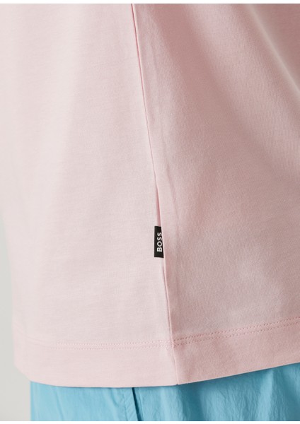 Pembe Logo Detaylı T-Shirt