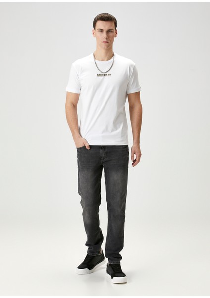 Beyaz Logo Detaylı T-Shirt fiyatları