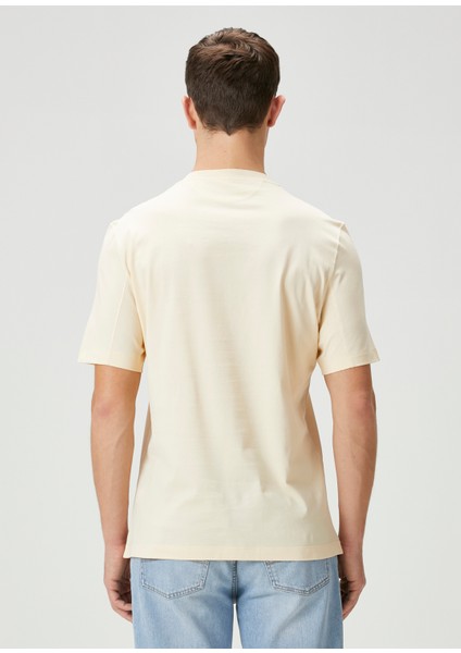 Açık Sarı Logo Nakışlı T-Shirt