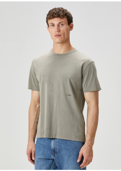 Haki Logo Nakışlı Basic T-Shirt modelleri