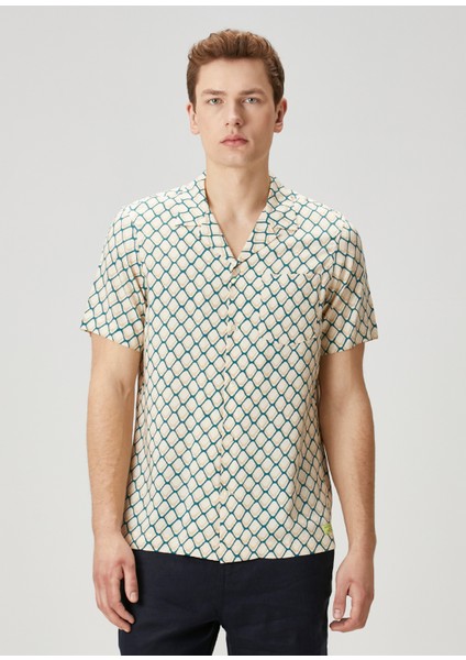 Regular Fit Geometrik Desenli Kısa Kollu Gömlek