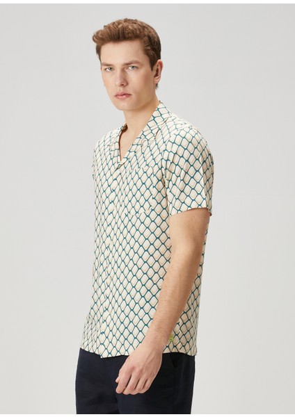 Regular Fit Geometrik Desenli Kısa Kollu Gömlek