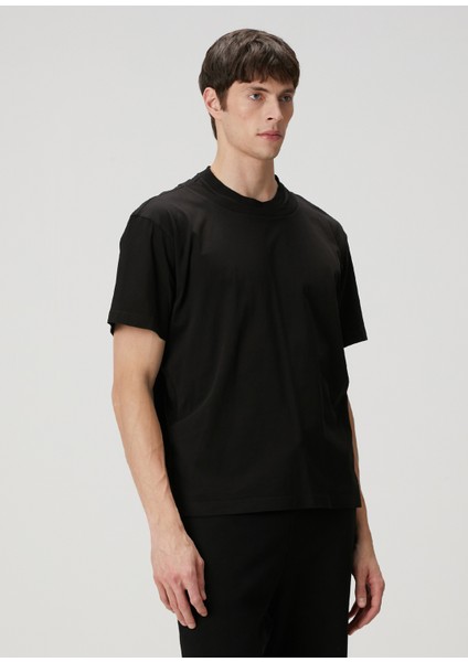 Siyah Logo Patchli T-Shirt modelleri