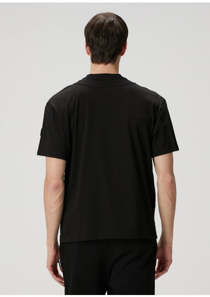 Siyah Logo Patchli T-Shirt fırsatları