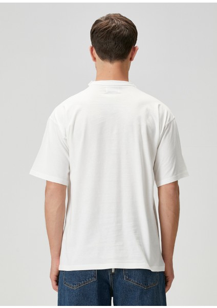 Beyaz Baskılı T-Shirt fırsatları