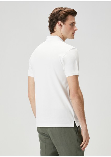 Beyaz Polo Yaka Keten T-Shirt fırsatları