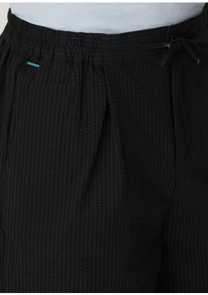 Loose Fit Siyah Beli Kordonlu Gofreli Bermuda