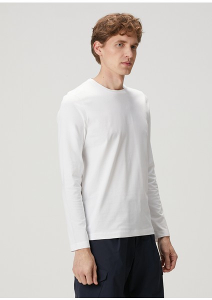 Beyaz Logo Detaylı T-Shirt modelleri