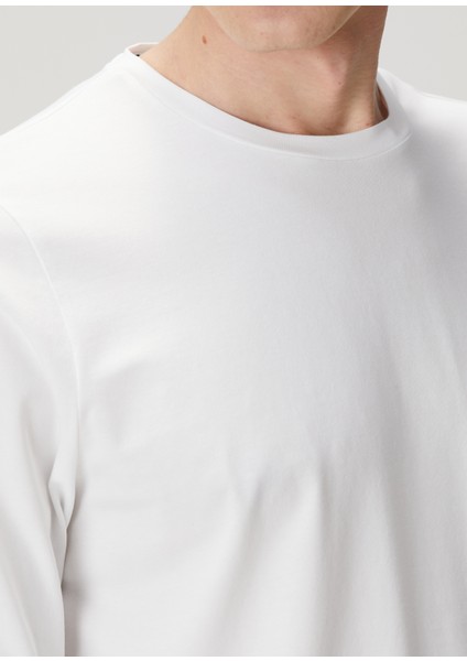 Beyaz Logo Detaylı T-Shirt indirimleri