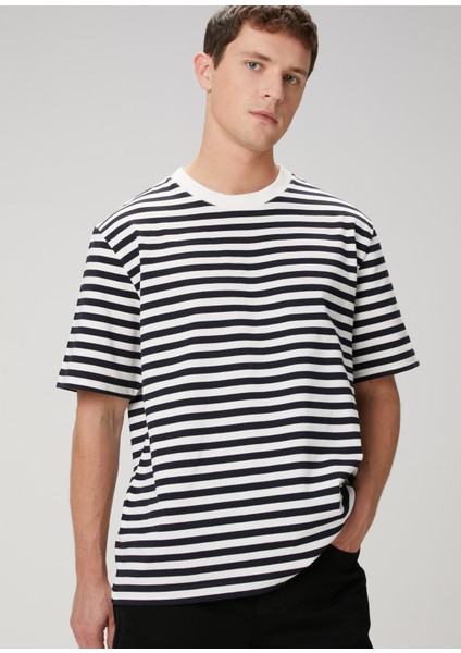 Lacivert Beyaz Çizgi Desenli Oversized T-Shirt fiyatları