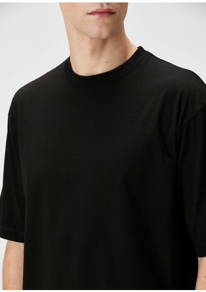 Siyah Logo Detaylı T-Shirt indirimleri