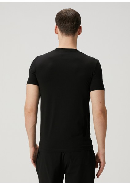 Siyah Logo Nakışlı T-Shirt fırsatları