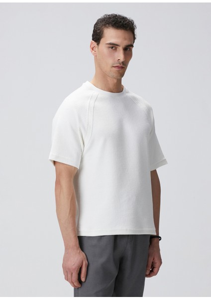 Kırık Beyaz T-Shirt