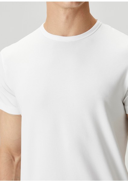 Beyaz Basic T-Shirt indirimleri