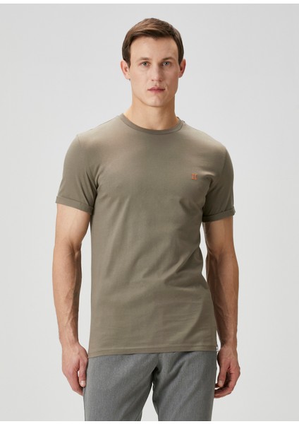 Turuncu Logo Nakışlı T-Shirt