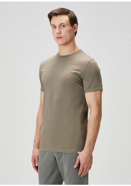Turuncu Logo Nakışlı T-Shirt modelleri