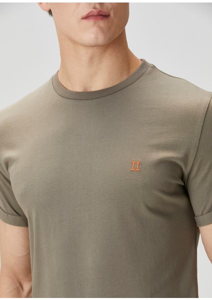 Turuncu Logo Nakışlı T-Shirt indirimleri