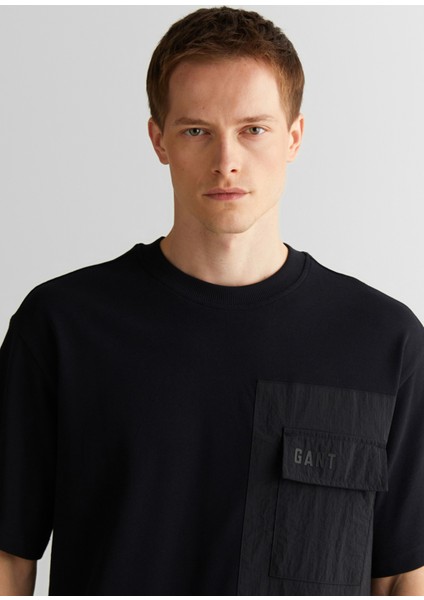 Siyah Logolu Bisiklet Yaka Relaxed Fit Kısa Kollu Erkek T-Shirt
