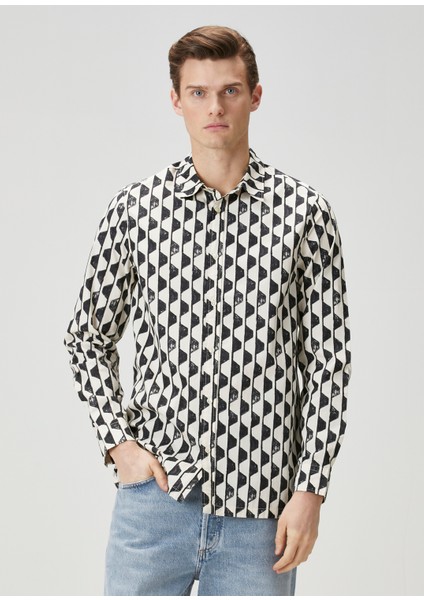 Regular Fit Siyah Beyaz Geometrik Desenli Gömlek modelleri