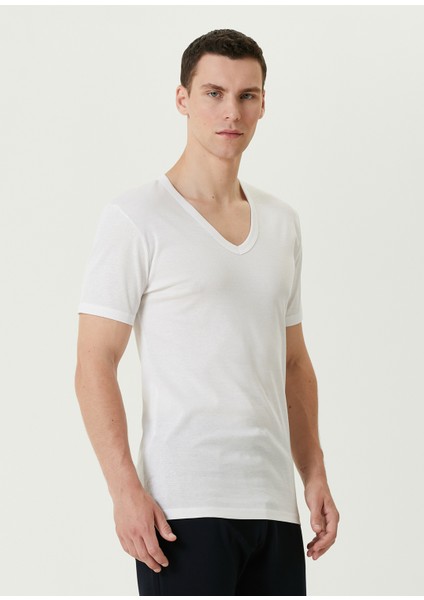 Beyaz V Yaka T-Shirt modelleri