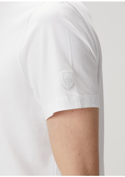 Beyaz Logo Detaylı T-Shirt indirimleri