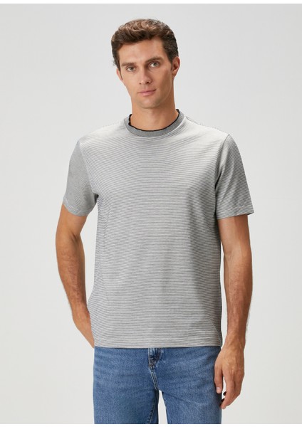 Boxy Fit Lacivert Çizgi Desenli T-Shirt