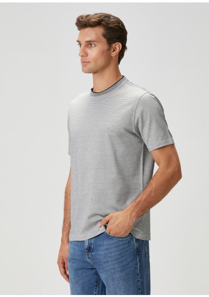 Boxy Fit Lacivert Çizgi Desenli T-Shirt fırsatları