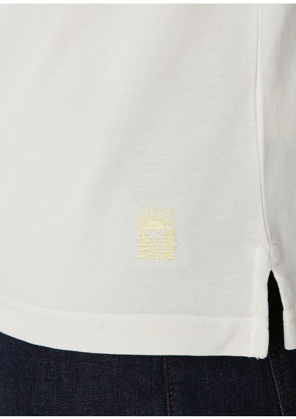 Kırık Beyaz T-Shirt