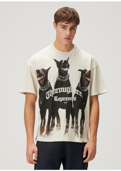 Ekru Figür Baskılı Logo Detaylı T-Shirt