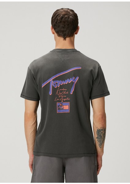 Relaxed Fit Siyah Logo Baskılı T-Shirt fırsatları
