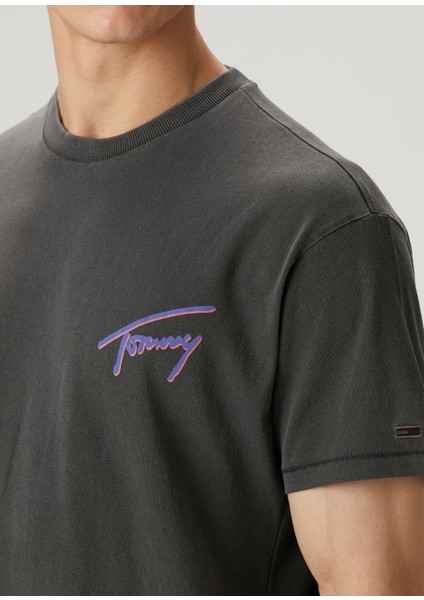 Relaxed Fit Siyah Logo Baskılı T-Shirt indirimleri