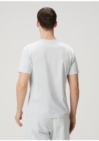 Açık Mavi Logo Detaylı T-Shirt fırsatları