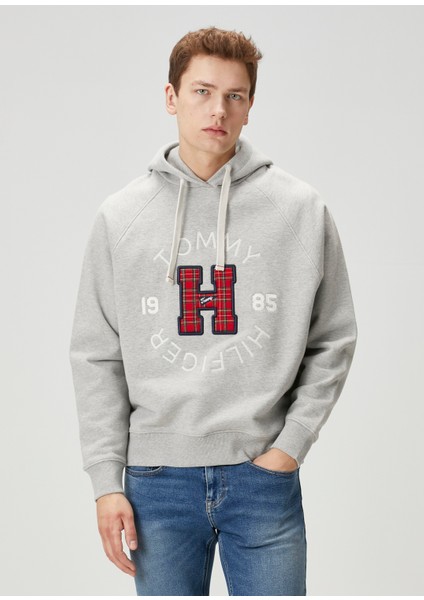Açık Gri Kapüşonlu Logo Detaylı Sweatshirt
