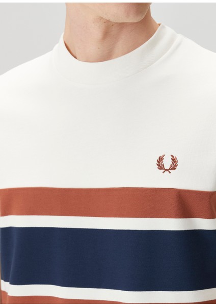 Beyaz Şerit Çizgili T-Shirt indirimleri