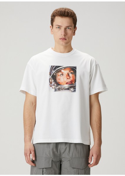 Astro Lady Beyaz Baskılı T-Shirt