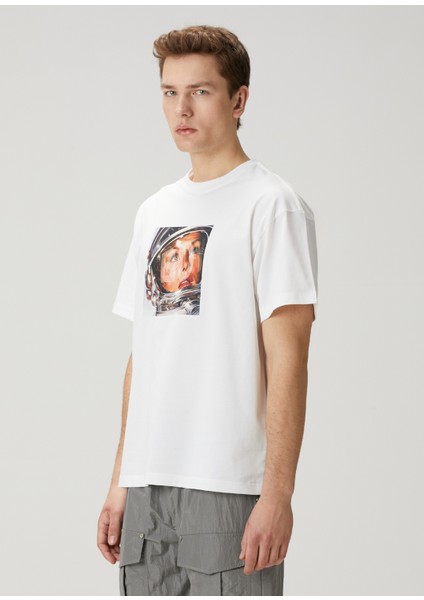 Astro Lady Beyaz Baskılı T-Shirt modelleri