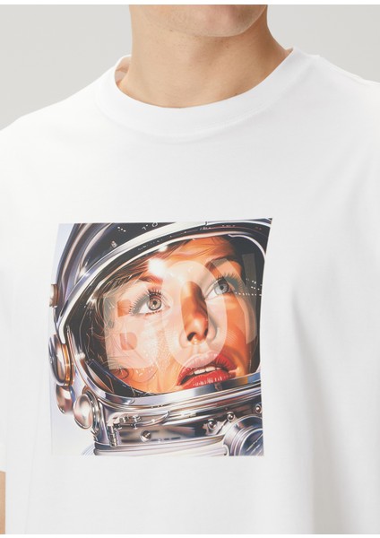 Astro Lady Beyaz Baskılı T-Shirt indirimleri