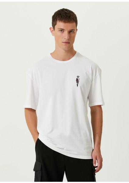 Beyaz Baskı Detaylı T-Shirt