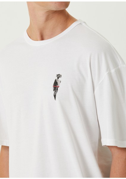 Beyaz Baskı Detaylı T-Shirt indirimleri