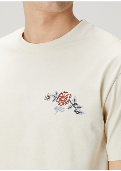 Ekru Çiçek Nakışlı T-Shirt indirimleri